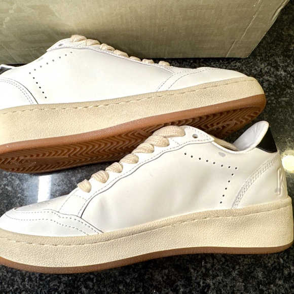 Golden Goose - Ballstar 2, Grey Star, White with Black heel, Size 37, New in Box - Picture 8 of 13